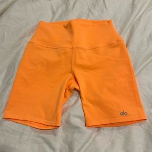 Alo 7” high waisted bike shorts
